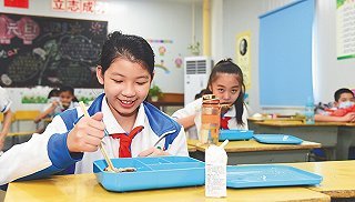 托管如何管?海口多校同餐饮业合作破解午休难题